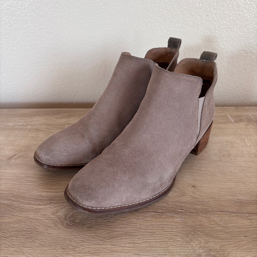 Seychelles Backstage Beige Suede‎ Ankle Boots Size 10
